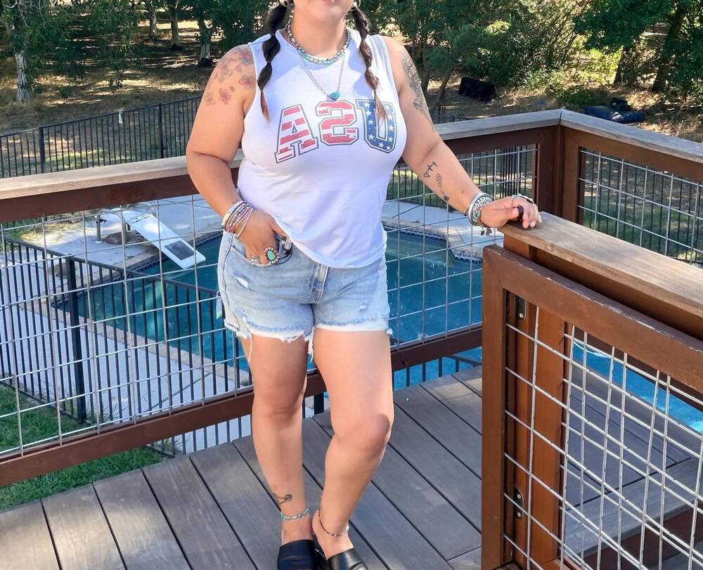 NEW TIMING graphic muscle tank top in white